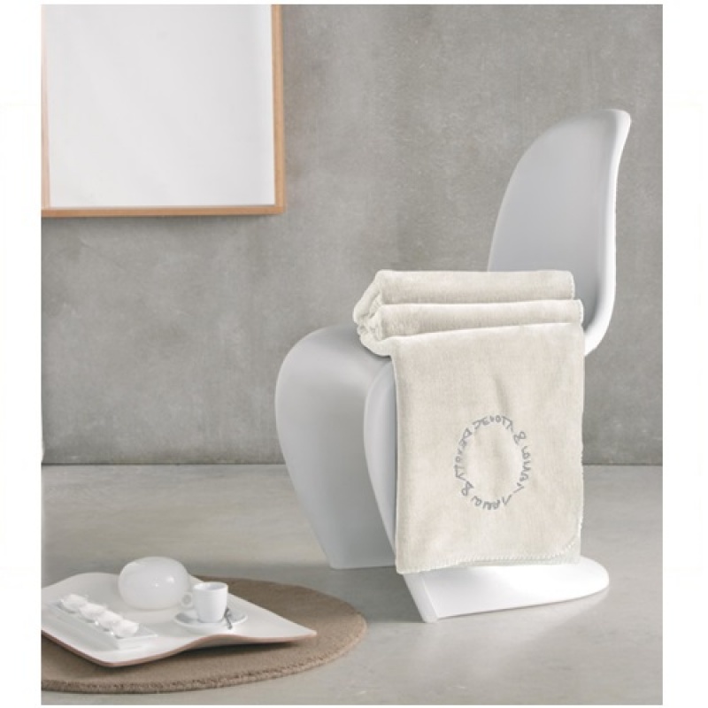 Jose Antonio García.Puntos.art_th_manta-coral-devota-lomba-beige_f6DOv6Sp.jpg